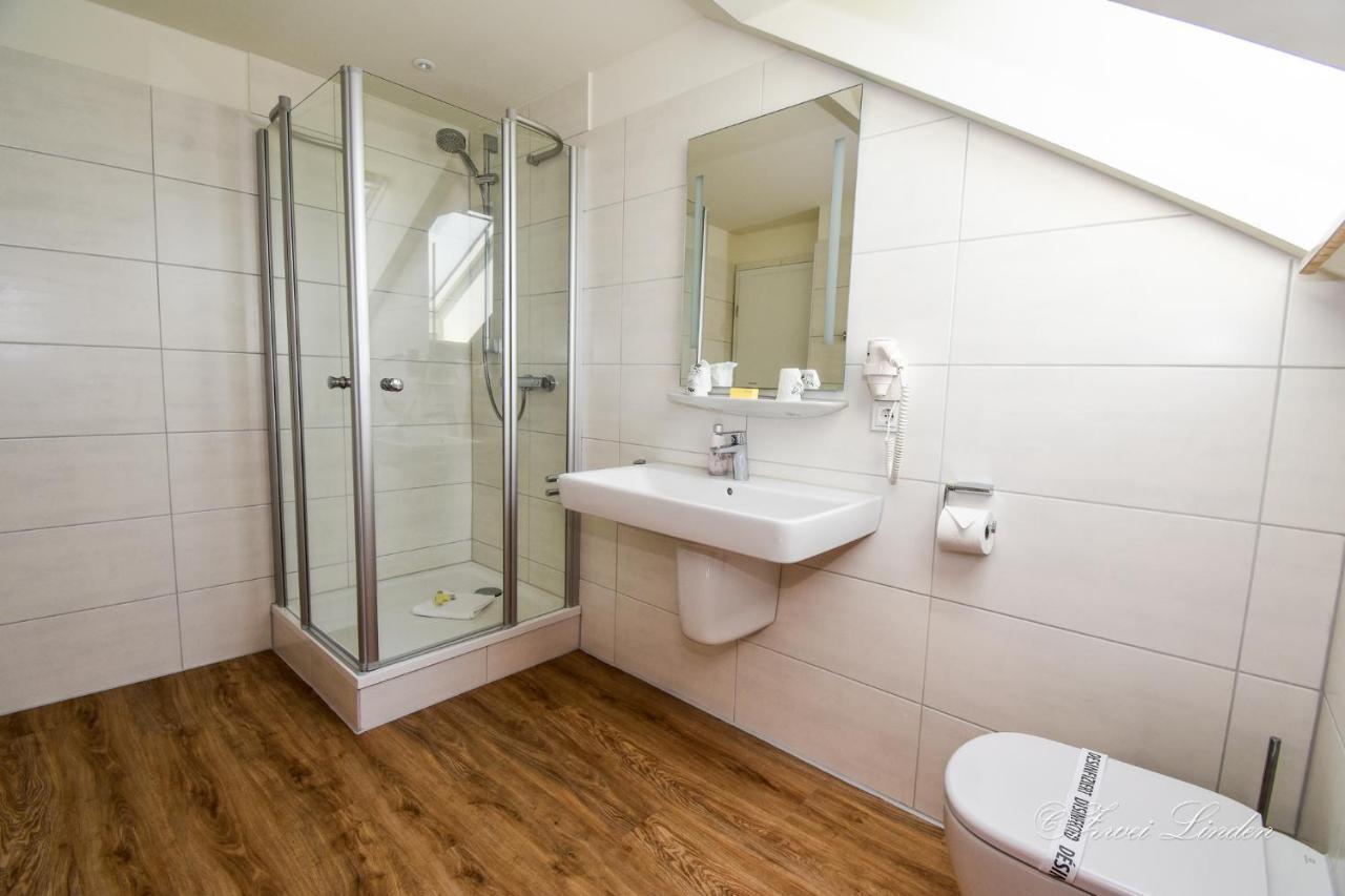 Hotel Zwei Linden - Links Der Elbe - Niedersachsen Balje Exteriör bild